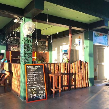 Beach Break Surf Hostel Велигама Экстерьер фото