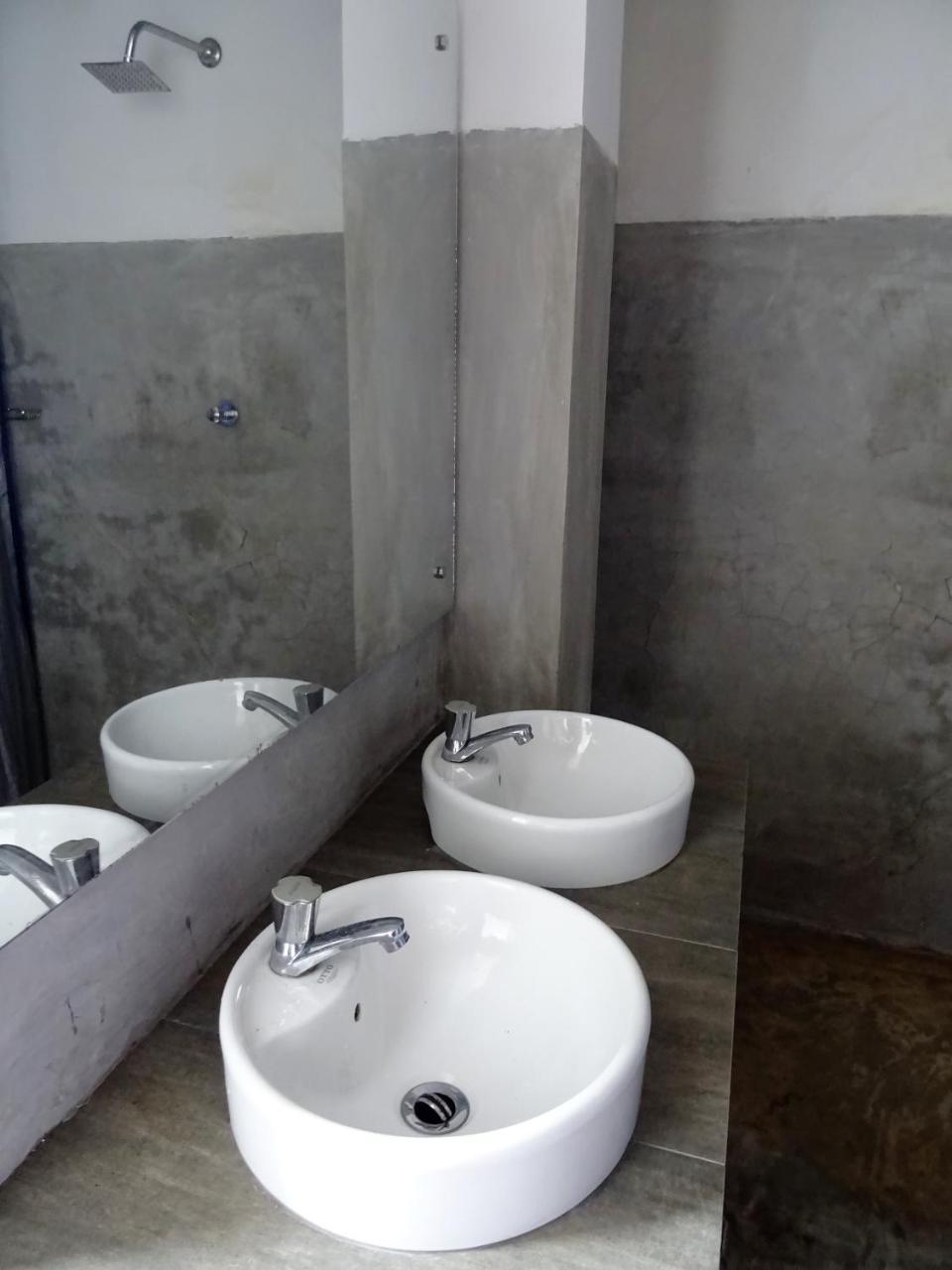 Beach Break Surf Hostel Велигама Экстерьер фото