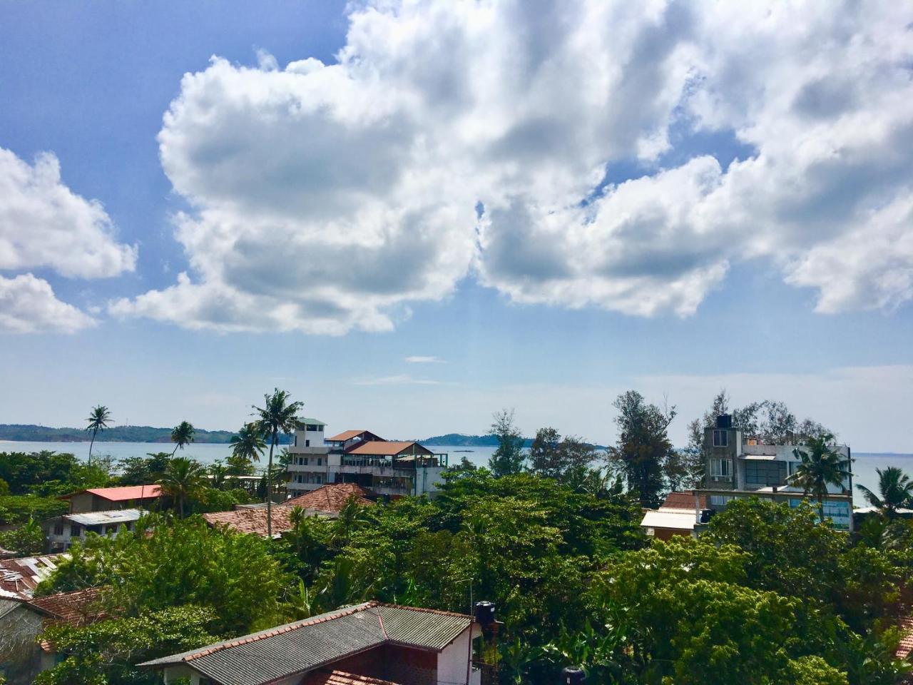 Beach Break Surf Hostel Велигама Экстерьер фото