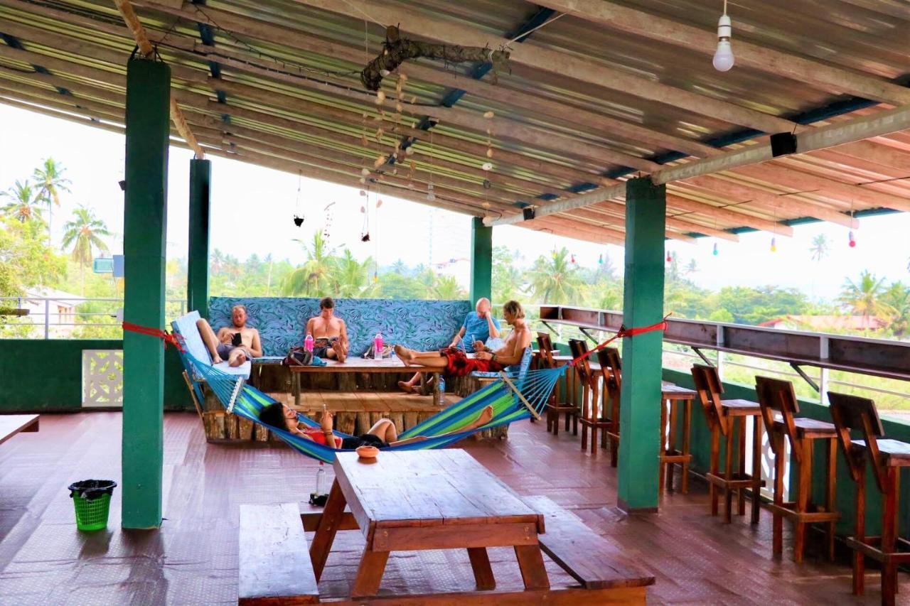 Beach Break Surf Hostel Велигама Экстерьер фото